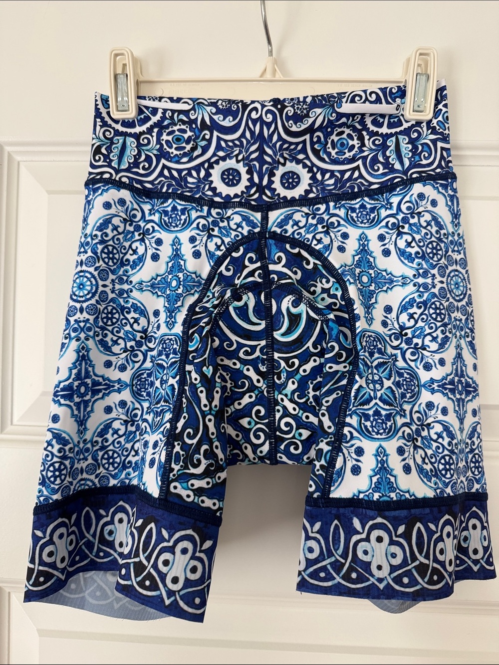 NWOT Cycology Padded Paisley Blue & White Patterned Cycling Shorts small